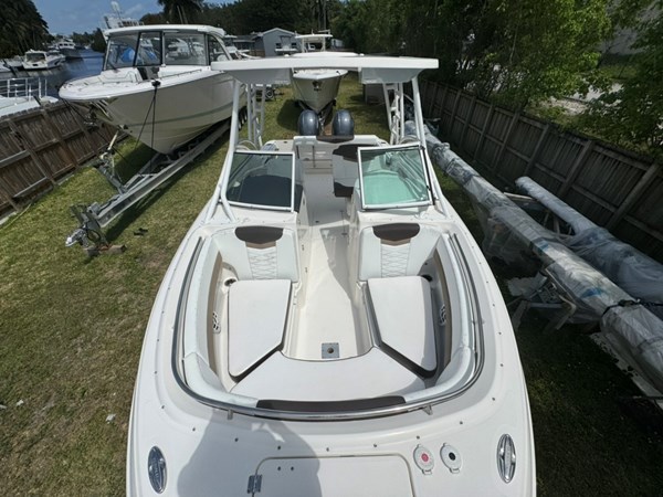 16_2021 24ft Robalo R247 Dual Console