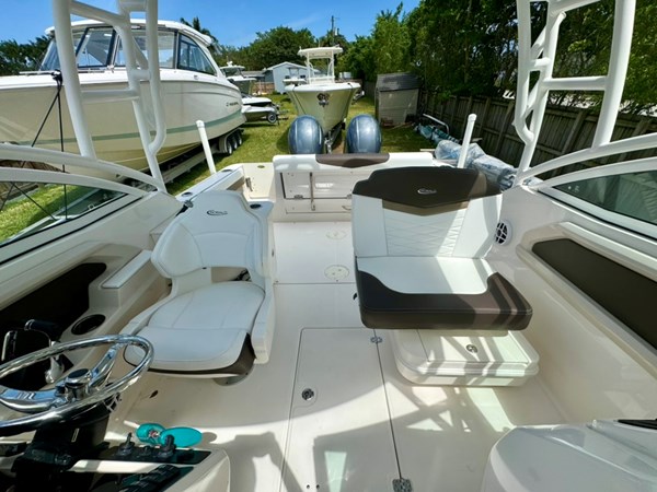 18_2021 24ft Robalo R247 Dual Console