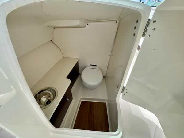 20_2021 24ft Robalo R247 Dual Console