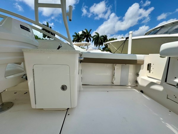 23_2021 24ft Robalo R247 Dual Console