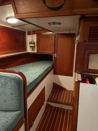 Walk-In Aft Quarter Berth
