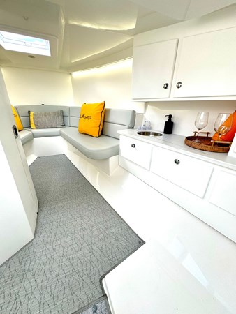 8_2023 35ft VanDutch Sport V35