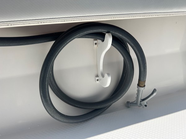 15_2019 28ft Blue Wave 2800 Pure Hybrid