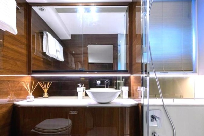 14_2019 62ft Princess F62