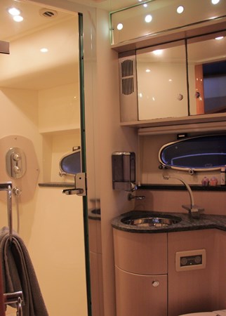 SEALINE T 60 Bathroom