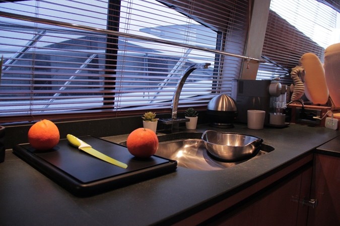 SEALINE T 60 Galley detail