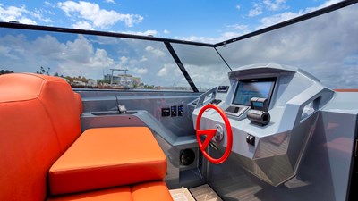 VESPER 16 15_VESPER_Helm_Station_Vanquish_Wheel