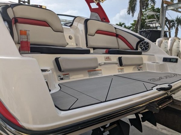 10_2020 24ft Yamaha 242X