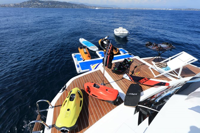 BAIA 100 Swimming platform and toys