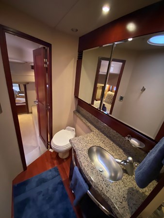 46_2006 58ft Sea Ray 580 Sedan Bridge BLUE PEARL