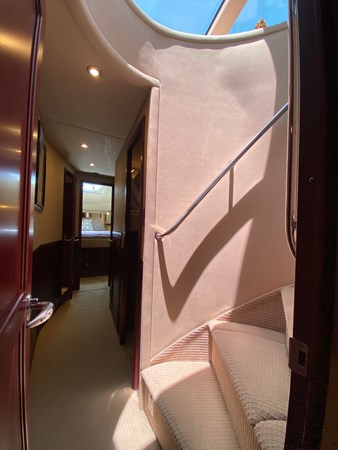 47_2006 58ft Sea Ray 580 Sedan Bridge BLUE PEARL