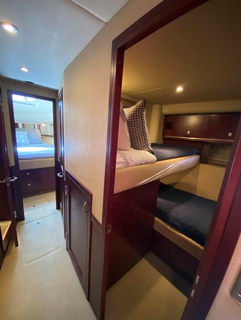 49_2006 58ft Sea Ray 580 Sedan Bridge BLUE PEARL