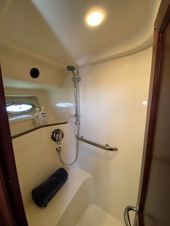 57_2006 58ft Sea Ray 580 Sedan Bridge BLUE PEARL