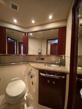 59_2006 58ft Sea Ray 580 Sedan Bridge BLUE PEARL