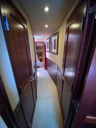 60_2006 58ft Sea Ray 580 Sedan Bridge BLUE PEARL