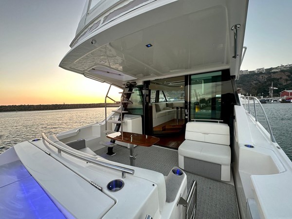 TIARA YACHTS F44 FLYBRIDGE - Yacht for sale