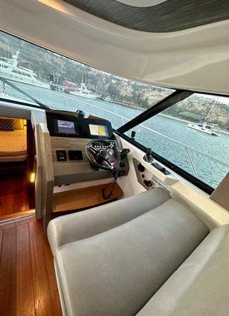 TIARA YACHTS F44 FLYBRIDGE - Yacht for sale