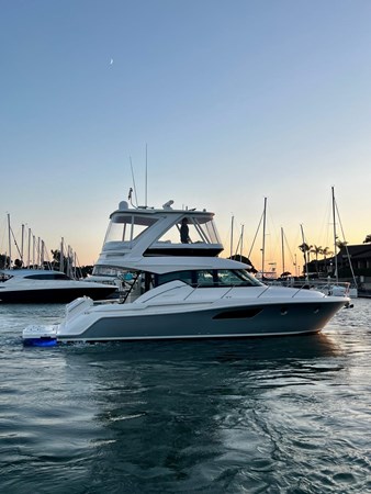 TIARA YACHTS F44 FLYBRIDGE - Yacht for sale