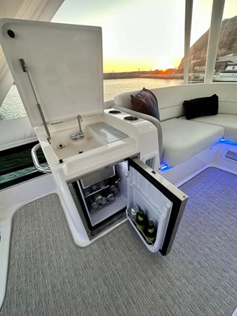 TIARA YACHTS F44 FLYBRIDGE - Yacht for sale