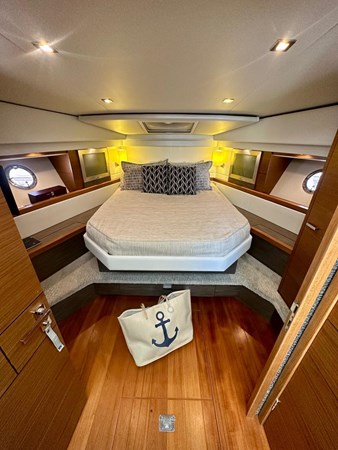 TIARA YACHTS F44 FLYBRIDGE - Yacht for sale