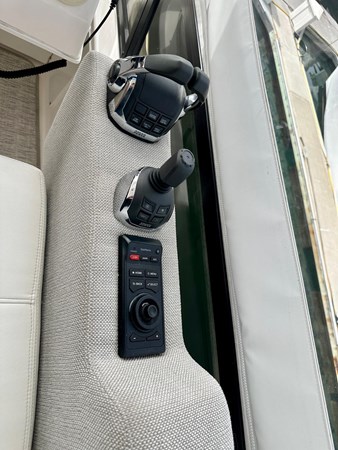 TIARA YACHTS F44 FLYBRIDGE - Yacht for sale