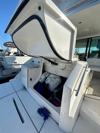 TIARA YACHTS F44 FLYBRIDGE - Yacht for sale