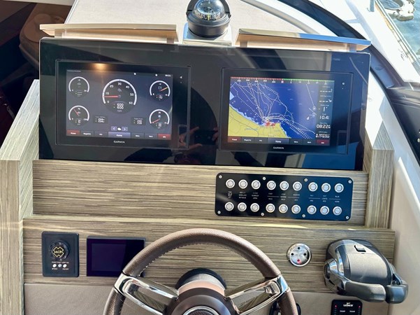 TIARA YACHTS F44 FLYBRIDGE - Yacht for sale