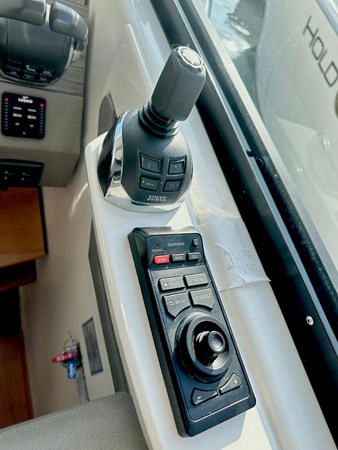TIARA YACHTS F44 FLYBRIDGE - Yacht for sale