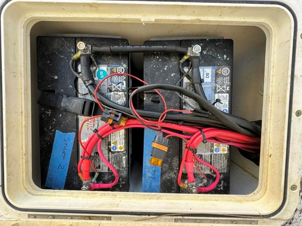 10_2006 32ft Century 3200 Walk Around 