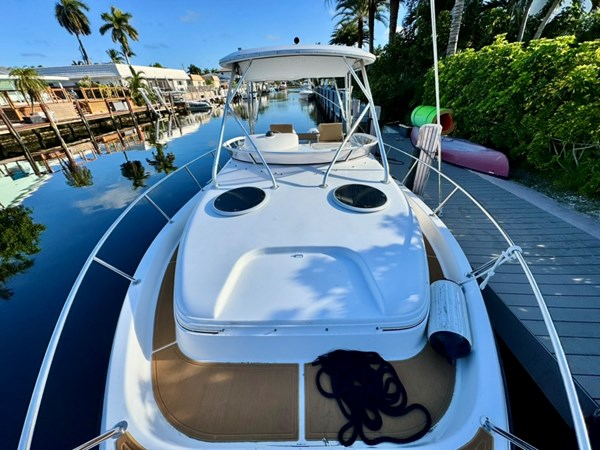 13_2006 32ft Century 3200 Walk Around 