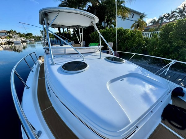 15_2006 32ft Century 3200 Walk Around 