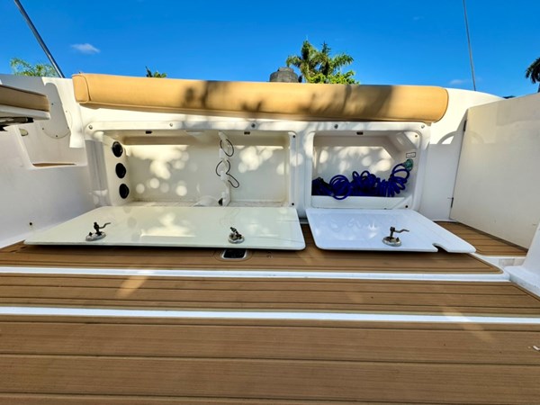 20_2006 32ft Century 3200 Walk Around 