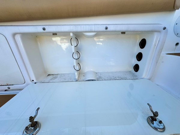 21_2006 32ft Century 3200 Walk Around 