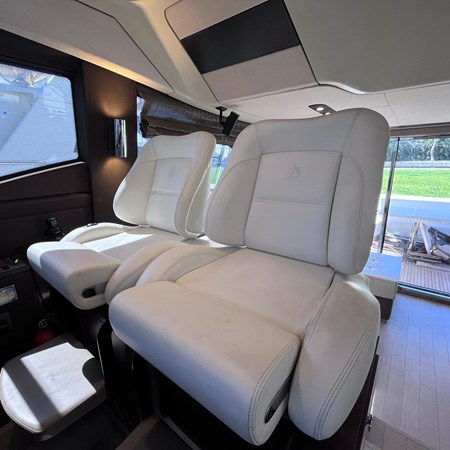 16_2015 50ft Azimut 50 Flybridge MER-SEA