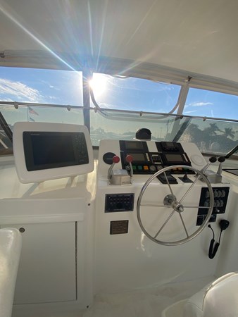 19_1994 70ft Hatteras 70 Cockpit M_Y LUMBER AWAY IV