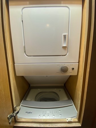 42_1994 70ft Hatteras 70 Cockpit M_Y LUMBER AWAY IV