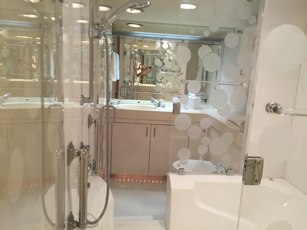 51_1994 70ft Hatteras 70 Cockpit M_Y LUMBER AWAY IV