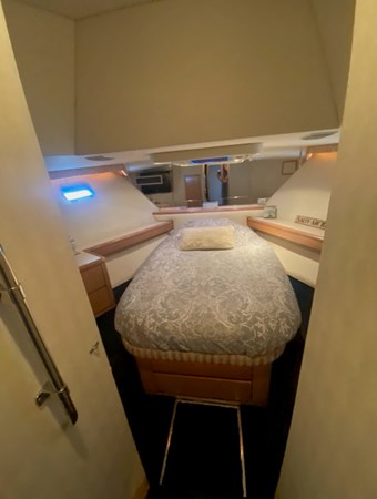 52.1_1994 70ft Hatteras 70 Cockpit M_Y LUMBER AWAY IV