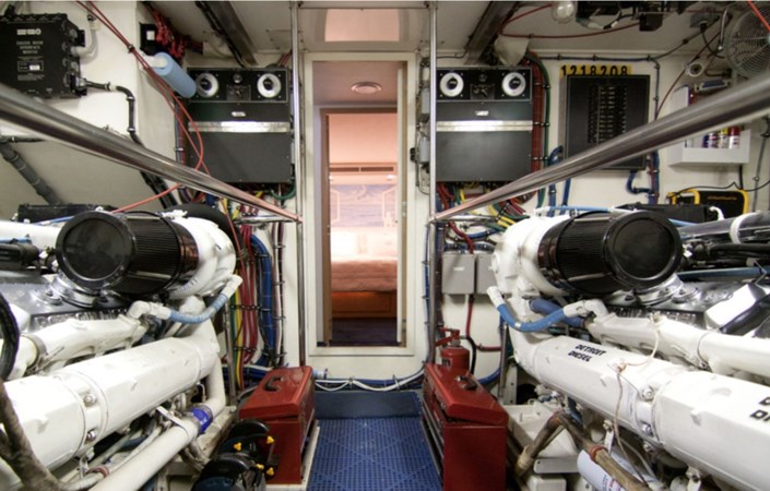 66_1994 70ft Hatteras 70 Cockpit M_Y LUMBER AWAY IV