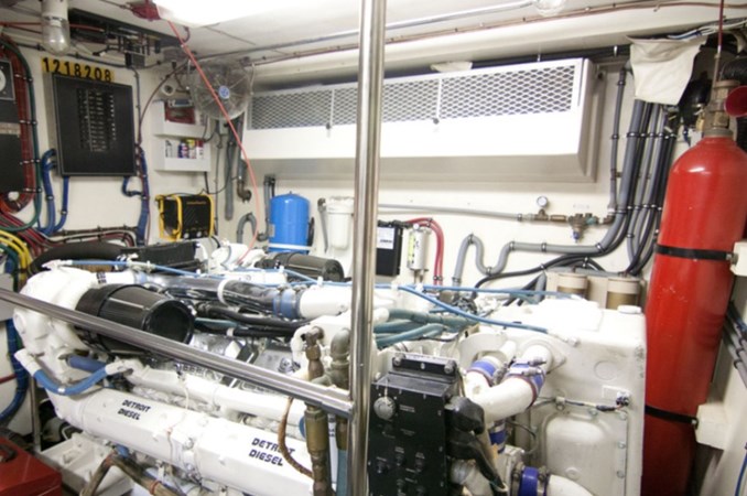 68_1994 70ft Hatteras 70 Cockpit M_Y LUMBER AWAY IV