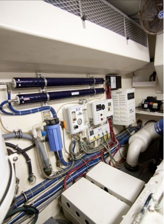 71_1994 70ft Hatteras 70 Cockpit M_Y LUMBER AWAY IV