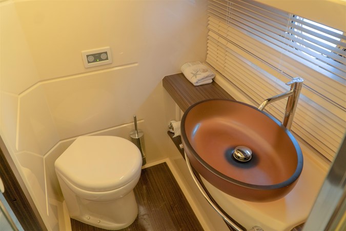 8700360_0_210220230545_21