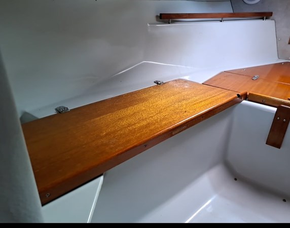 8_1988 22ft Boston Whaler Temptation 2200