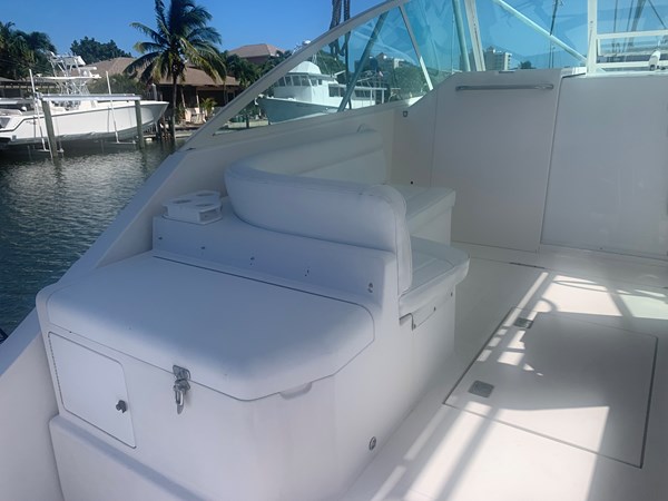 4_2002 35ft Cabo 35 Open DOLPHIN