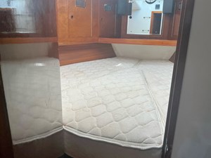 AUNTIE 12 V Berth 2