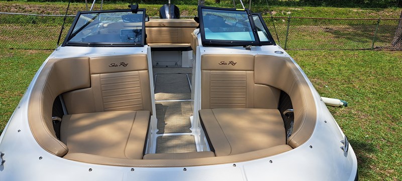 3_2019 23ft Sea Ray 230 SPX