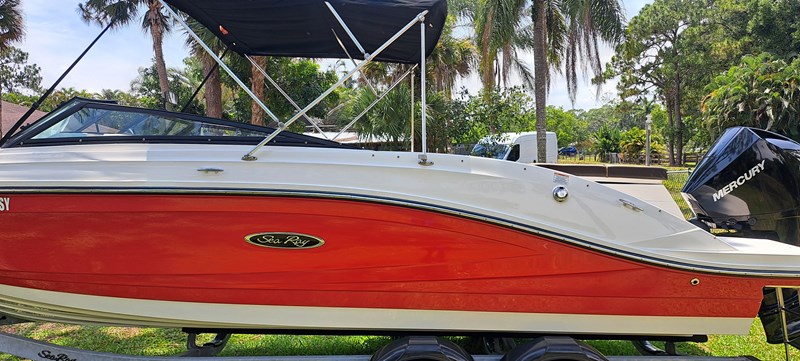 7_2019 23ft Sea Ray 230 SPX