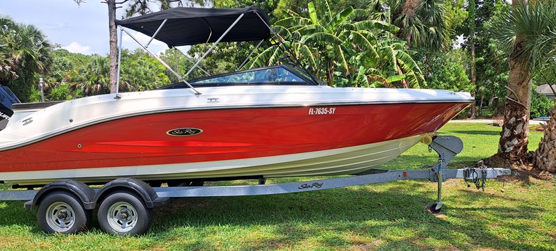 8_2019 23ft Sea Ray 230 SPX