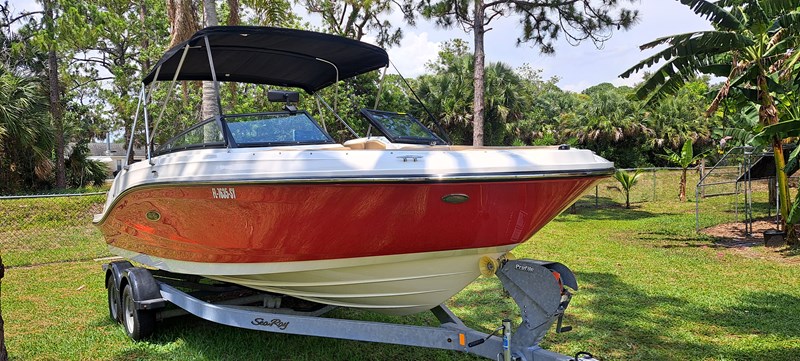 9_2019 23ft Sea Ray 230 SPX