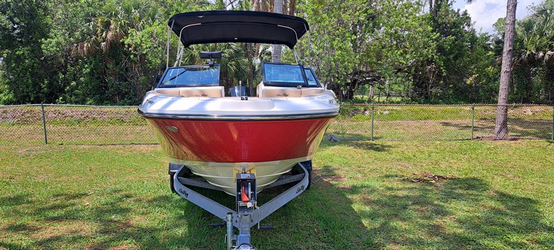 10_2019 23ft Sea Ray 230 SPX